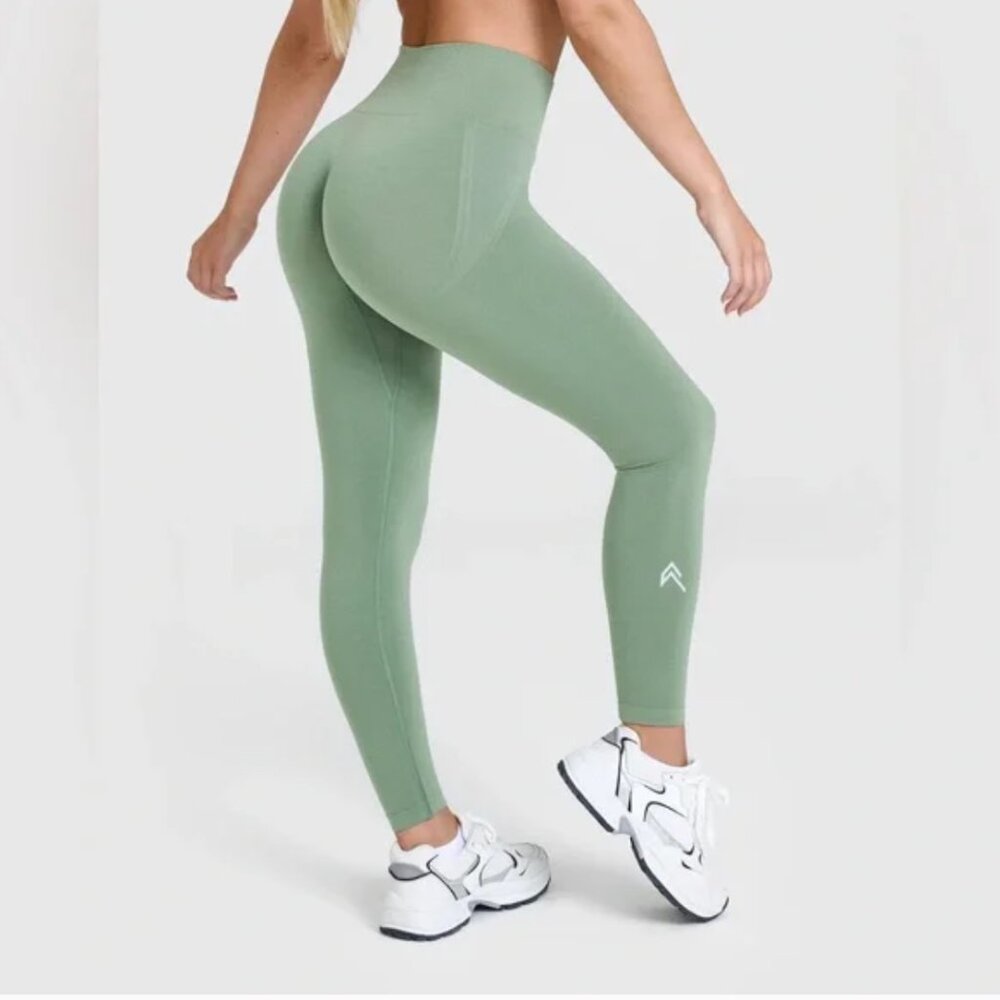 Oner Active Effortless Leggings - Sage Green (EUC)